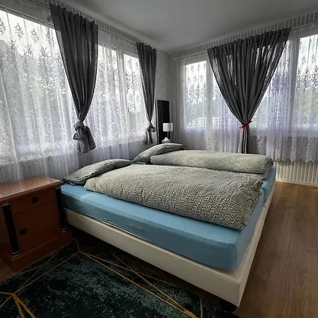 - Park View - For 2 Guests Апартаменты